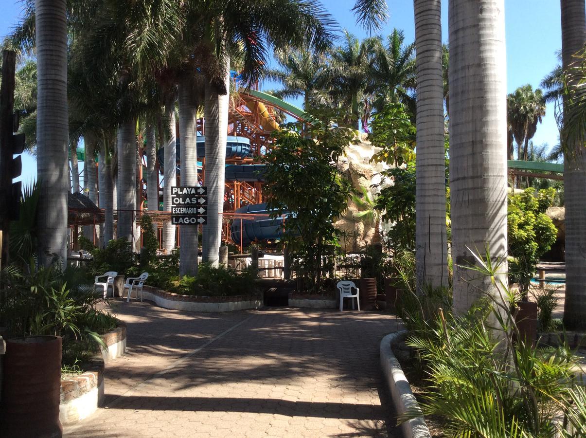 Hotel Y Parque Acuatico La Caldera Abasolo Eksteriør bilde